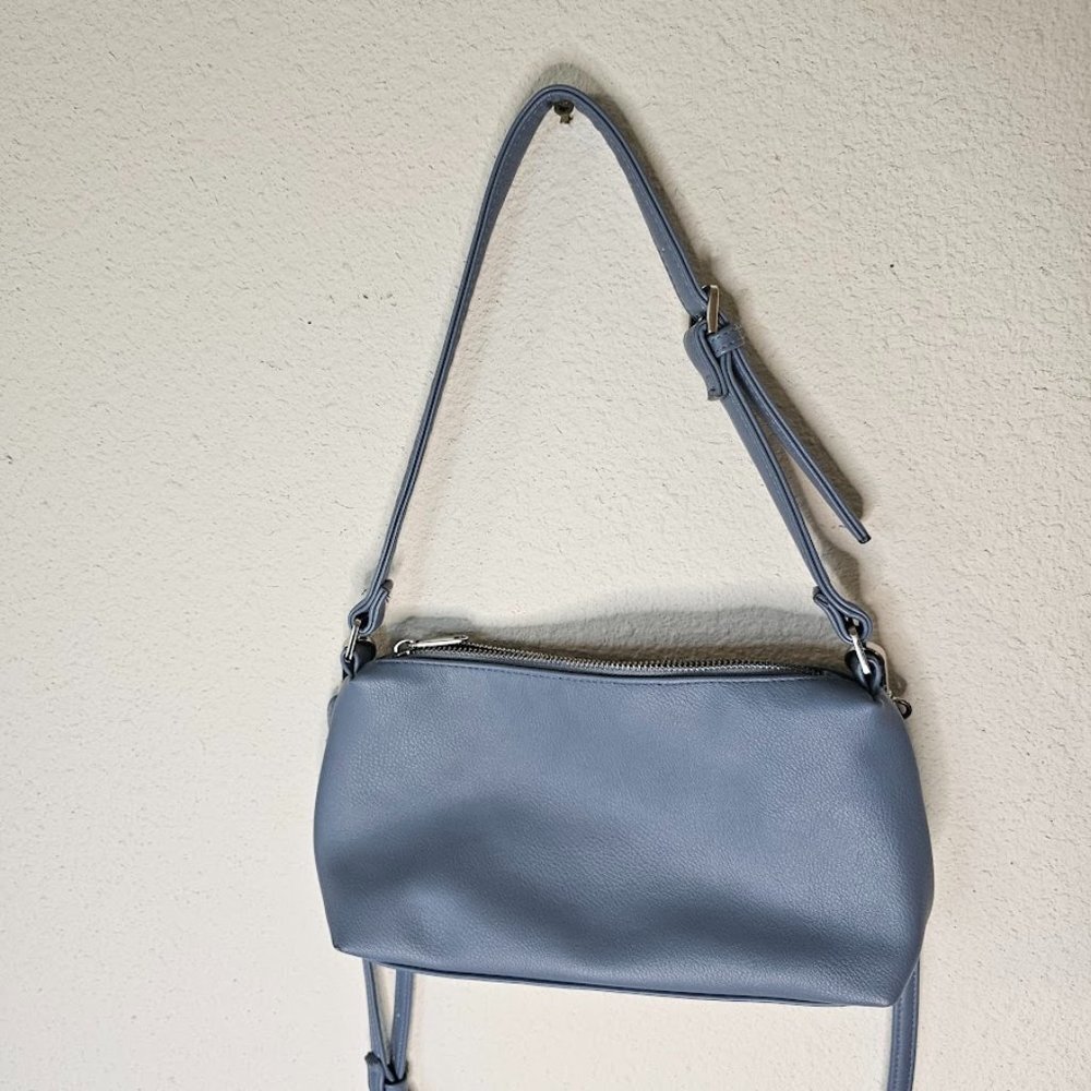 Wild Fable Handbag Purse Removable Shoulder Strap Pull Zipper Closure Clutch